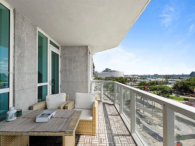 244 Biscayne Blvd #701 — Photo 27