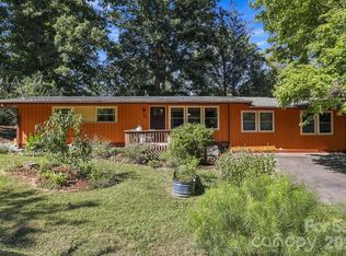 16 Melton Dr, Asheville, NC 28805