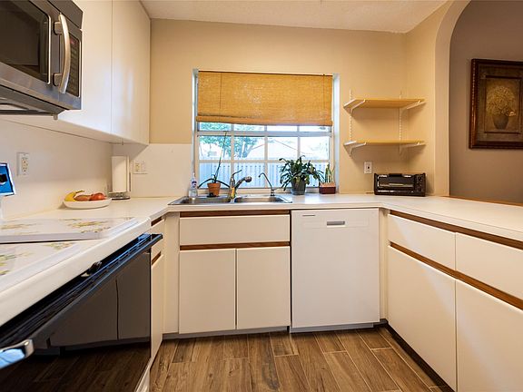 5th image of 1362 Cottonwood Circle #1362