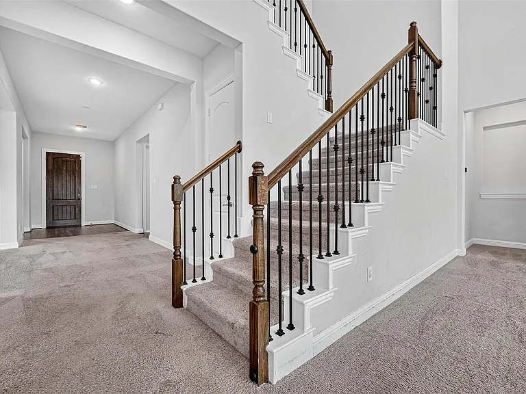 24419 Avanti Dr — Photo 6