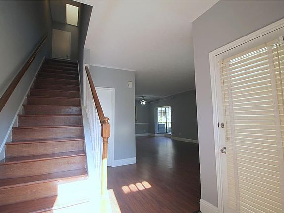 2nd image of 7350 Kirby Dr APT 33