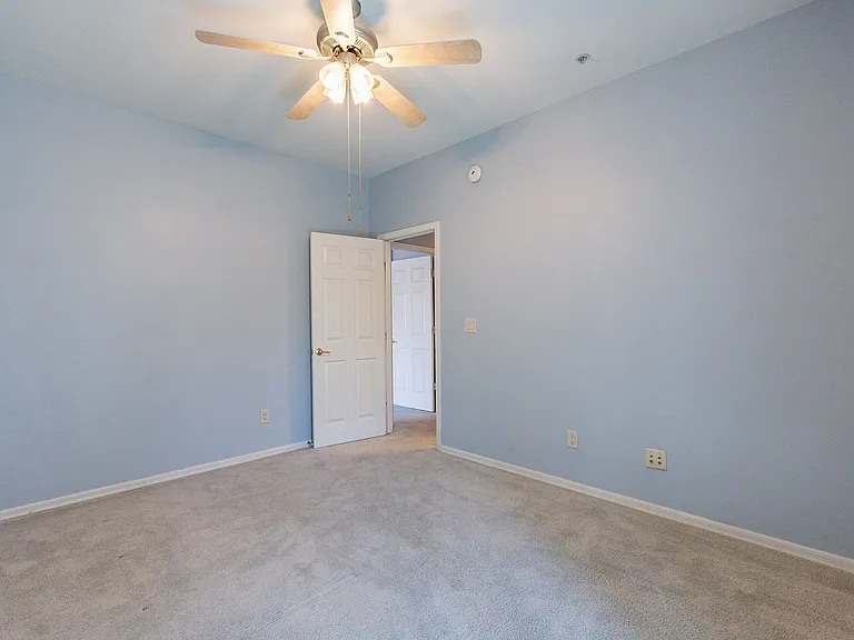 14000 N 94th St #1042 — Photo 32