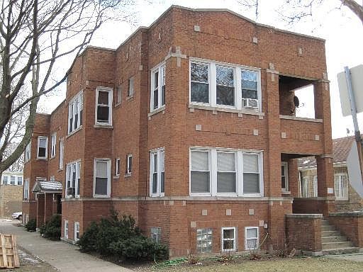 1st image of 3821 W Cornelia Ave #2