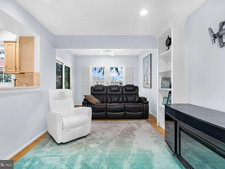 41 Queen Catherine Ct #A — Photo 25
