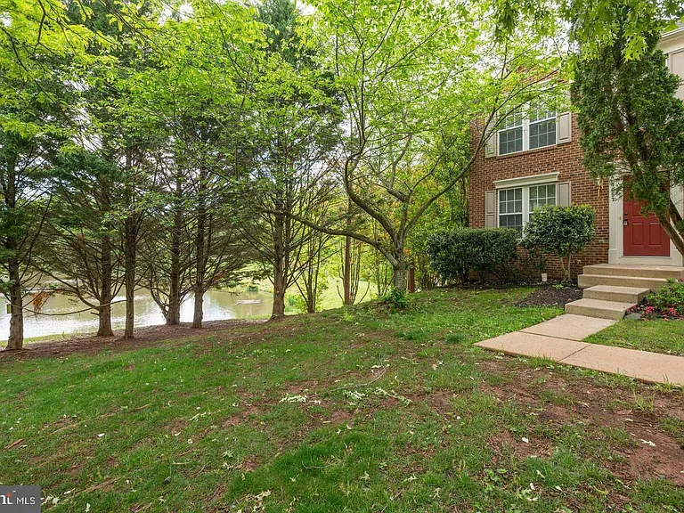 7057 Sauvage Ln — Photo 8