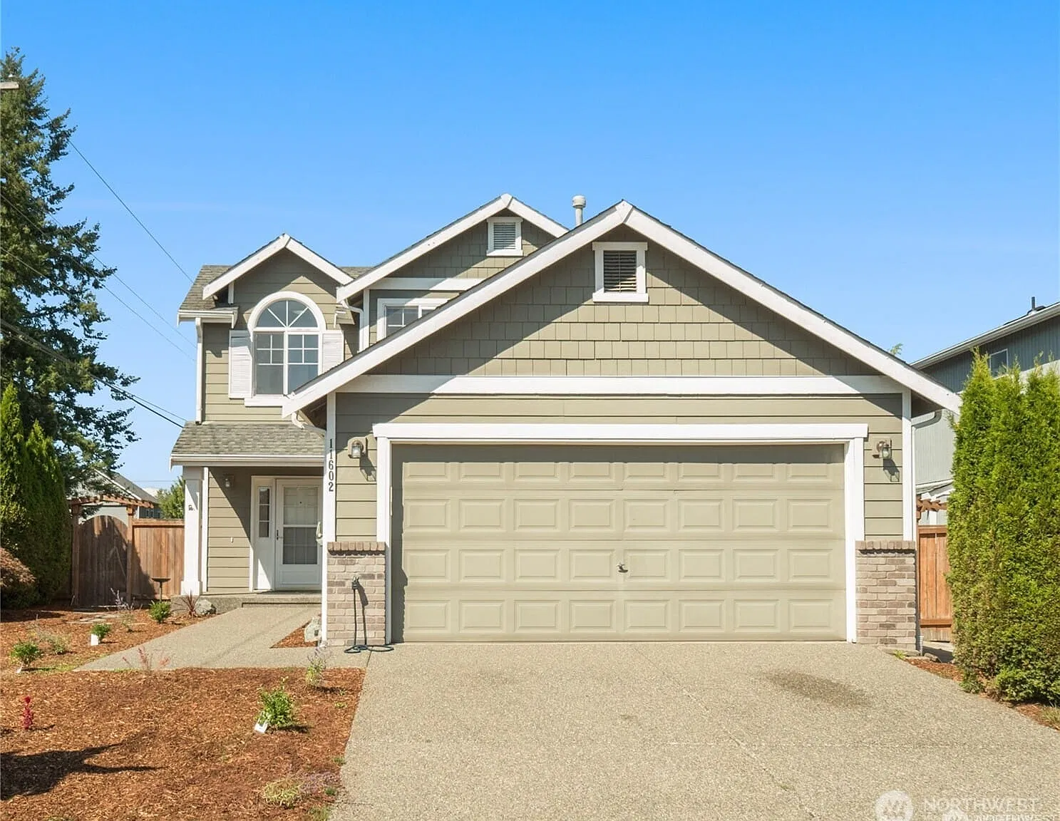 4 bed, 2.5 bath, 1770 sqft, $3,800 — Photo 1