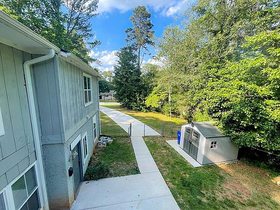 2nd image of 2637 Twin Oaks Dr SW Unit B