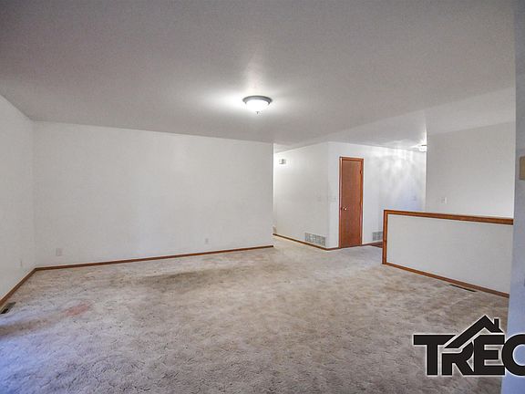 3rd image of 115 E 7th