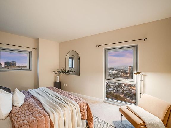 5th image of 1 Mandalay Pl Unit 1011