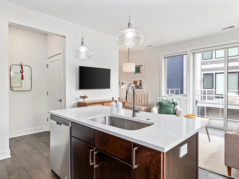 631 Fairview Ave NE #1 — Photo 12
