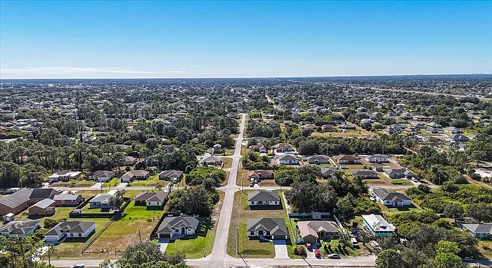 4 bed, 2.0 bath, 2169 sqft, $2,800 — Photo 3