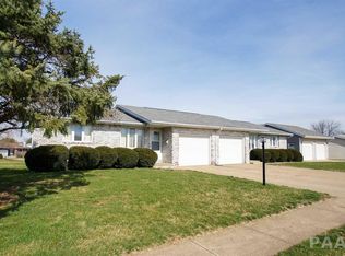 1301 Miller St #A-B, Washington, IL 61571