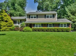 297 Joan Pl, Wyckoff, NJ 07481