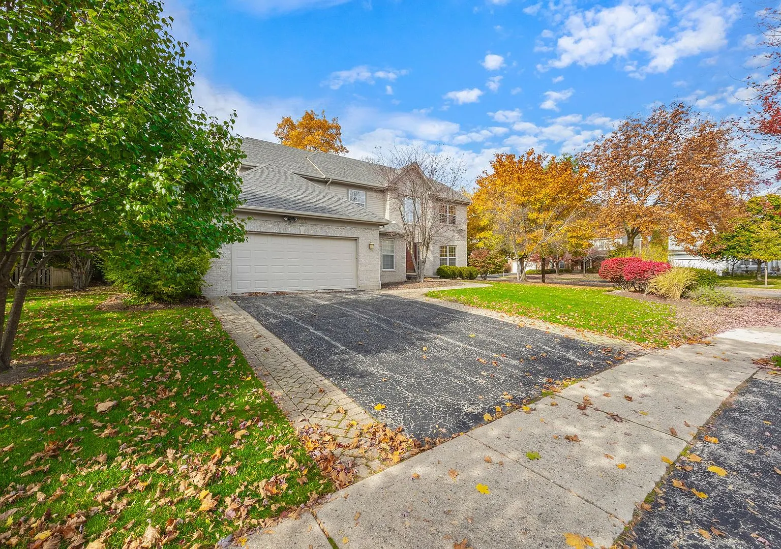 4 bed, 2.5 bath, 4516 sqft, $4,095 — Photo 2