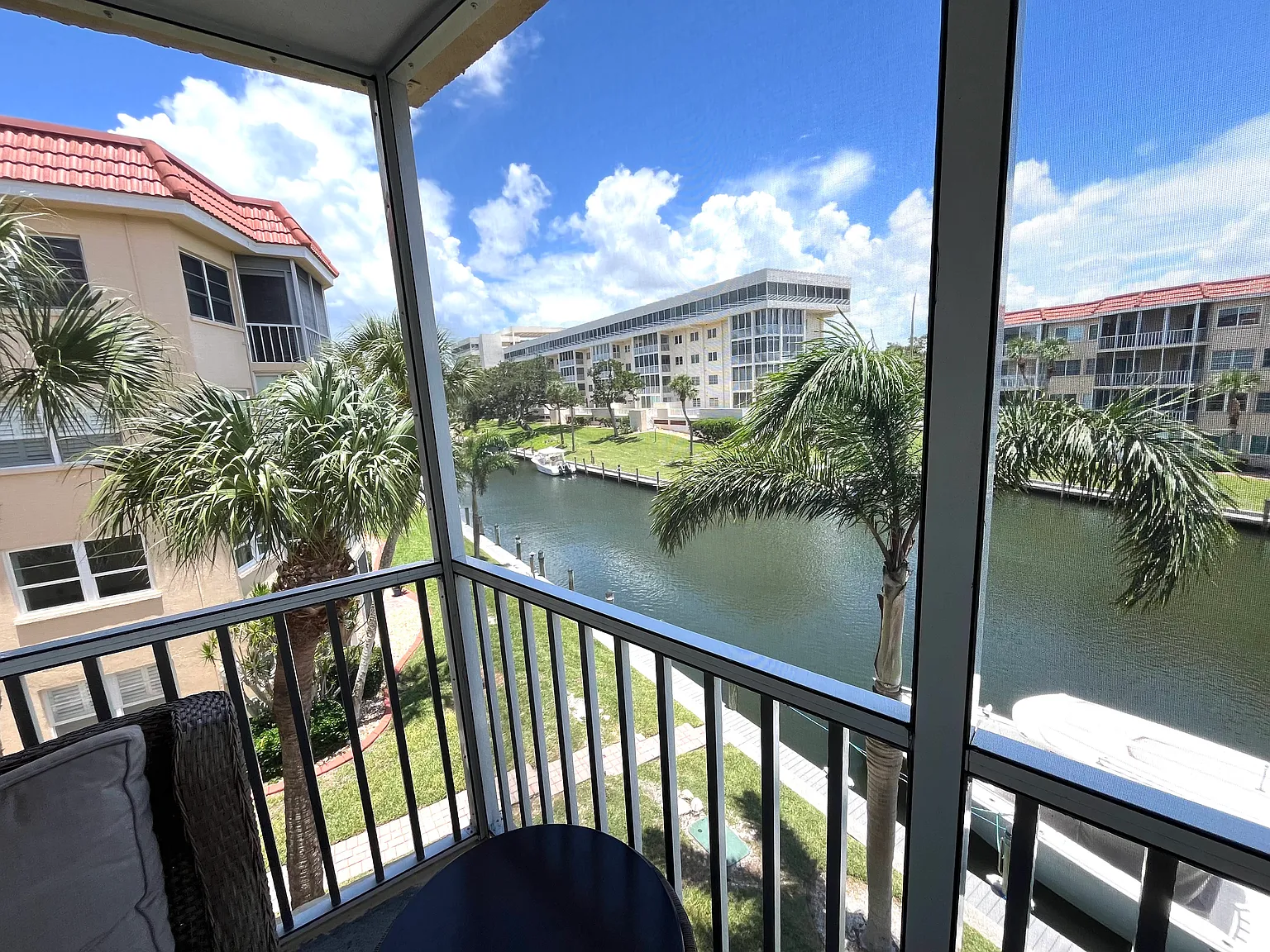 2 bed, 991 sqft, $4,250 — Photo 2