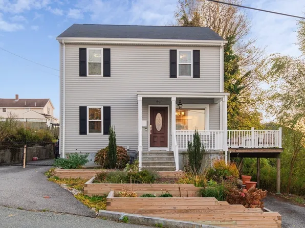 29 Valentine St, Fall River, MA 02720