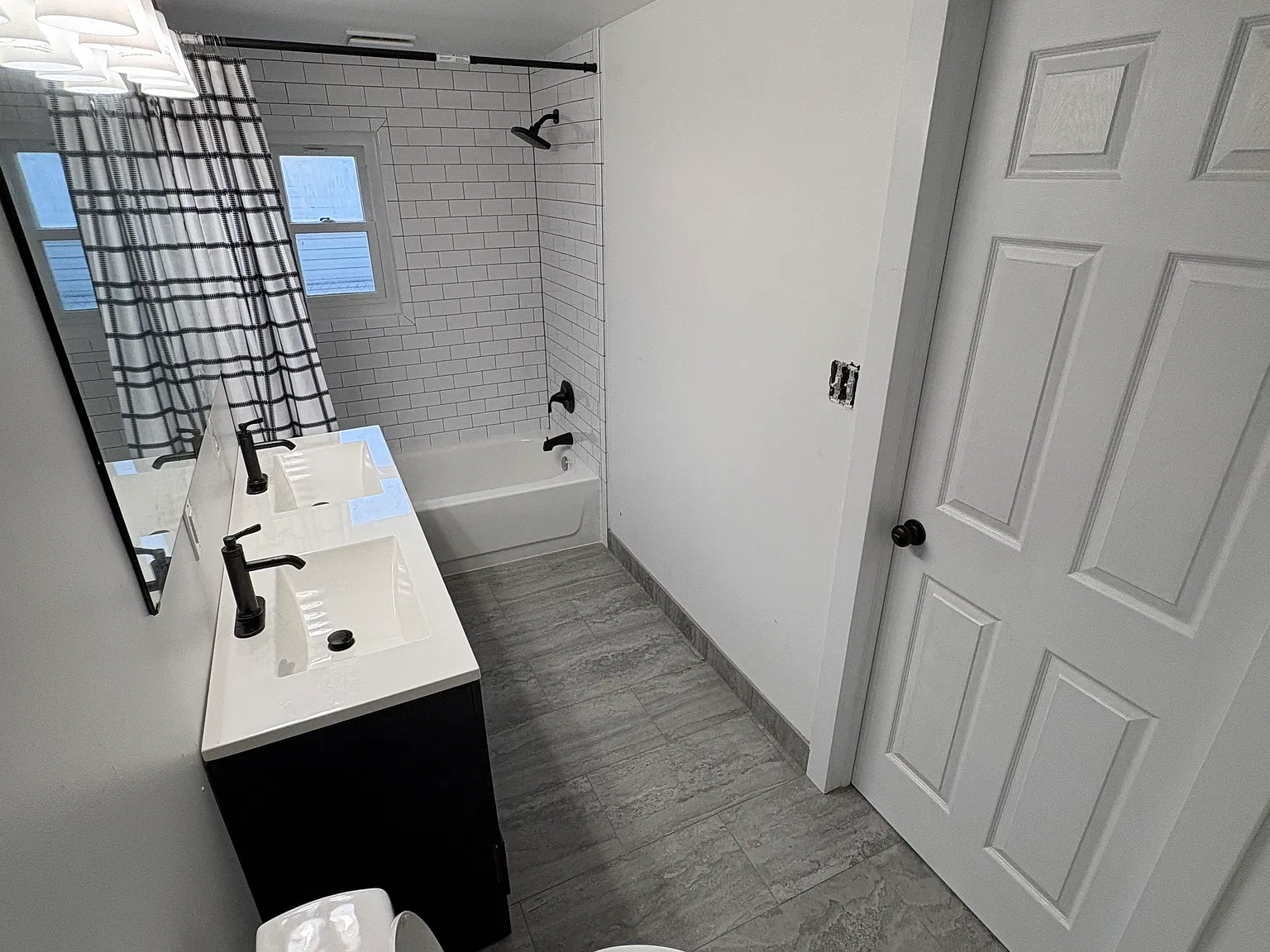 2 bed, $1,600 — Photo 4