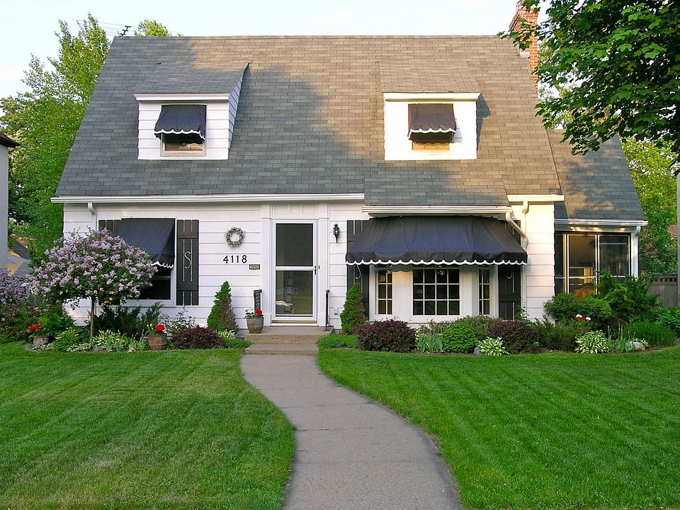 Cape Cod Home by Victory Memorial Parkway