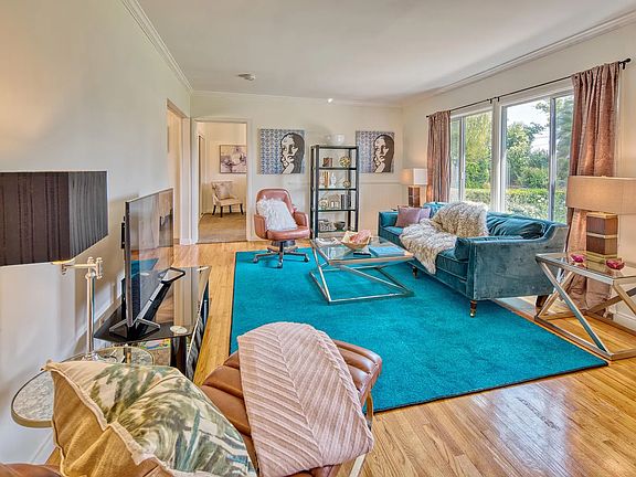 2nd image of 1007 El Sur Ave