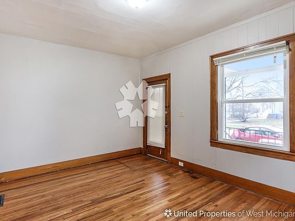 5th image of 901 Nagold St NW #B