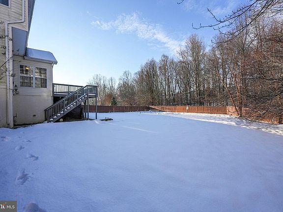 5th image of 2 Lakeside Dr