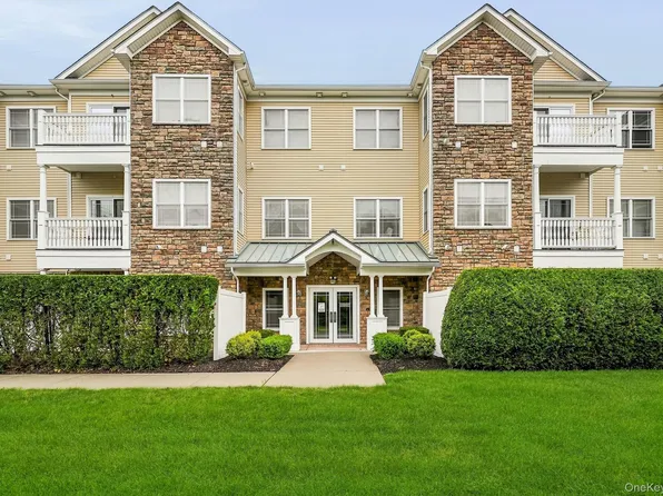 1309 Views Way, Pomona, NY 10970
