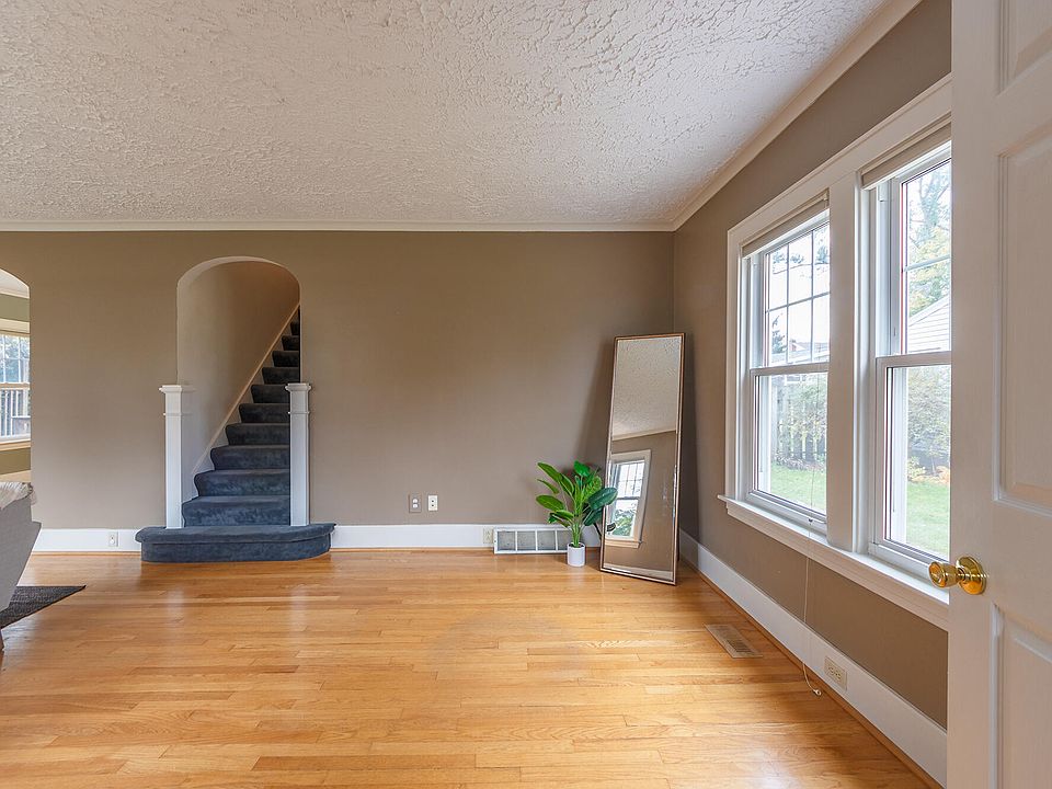 221 Edgemoor Ave, Kalamazoo, MI 49001 Zillow