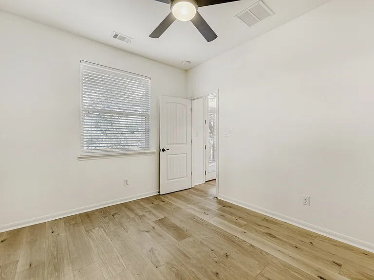 5013 Pyrenees Pass — Photo 24