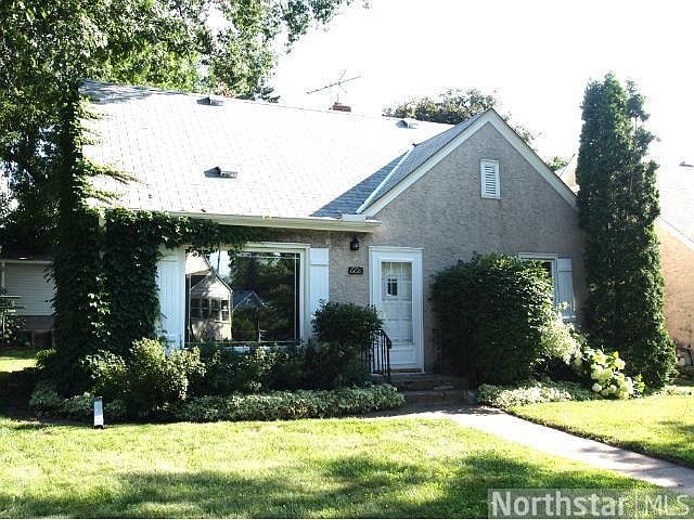 1st image of 668 Hoyt Ave E