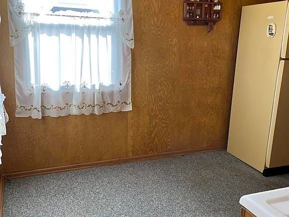 5th image of 909 James Garrard Dr