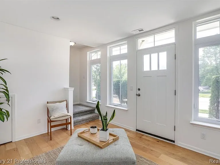 67 Kalter Dr — Photo 22