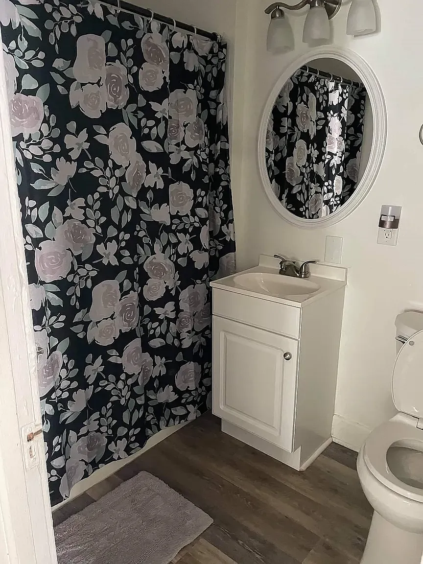 1 bed, 900 sqft, $1,350 — Photo 4