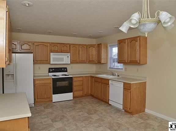 5th image of 505 Hannahs Ct