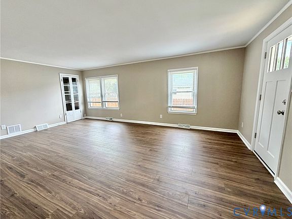 3rd image of 12 W Berry St