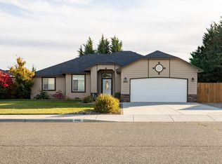6001 Blackwood St, West Richland, WA 99353