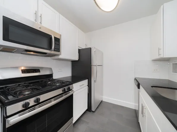 140 Riverside Boulevard image 8 of 22