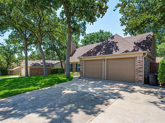 3rd image of 410 Teal Wood Ln