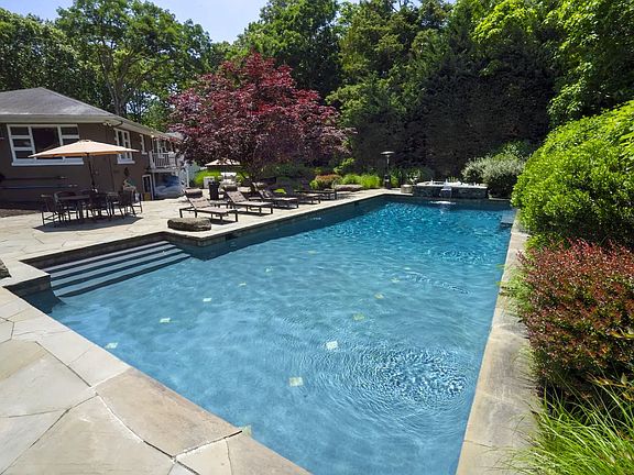 5th image of 61 Richards Dr