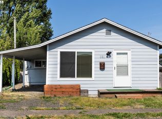 381 N 10th St, Reedsport, OR 97467