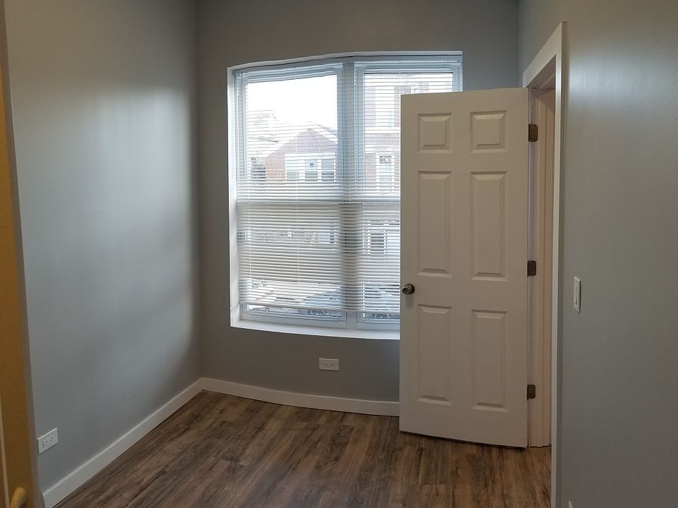 1st image of 2037 W 19th St #42253