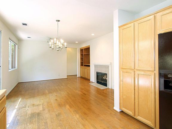 5th image of 17 Monterey Vista Dr