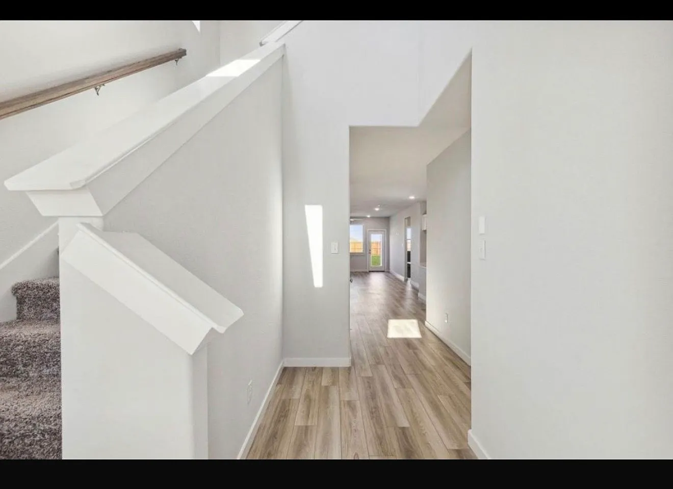 4 bed, 2536 sqft, $2,999 — Photo 2