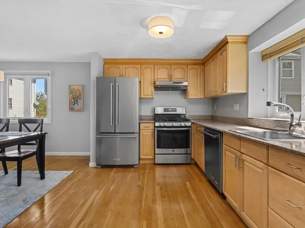 174 Adams St APT 6, Newton, MA 02458
