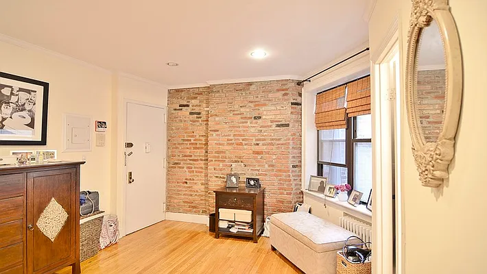 Rented by Park Property Advisors | media 11