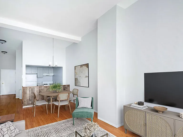 61-20 Woodside Ave #2A — Photo 2