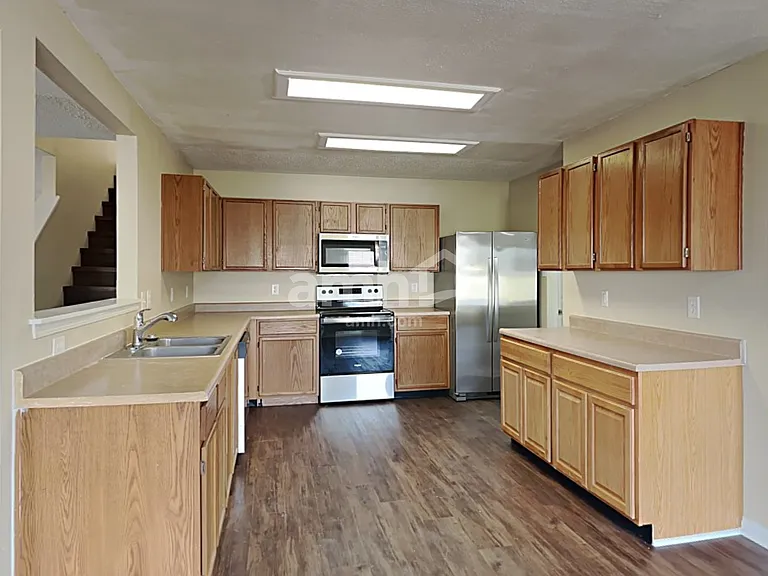 6614 W Jefferson Ct — Photo 3