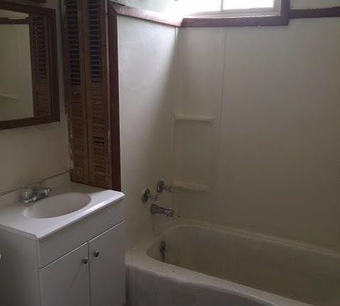 3rd image of 1334 E Ferry St #1