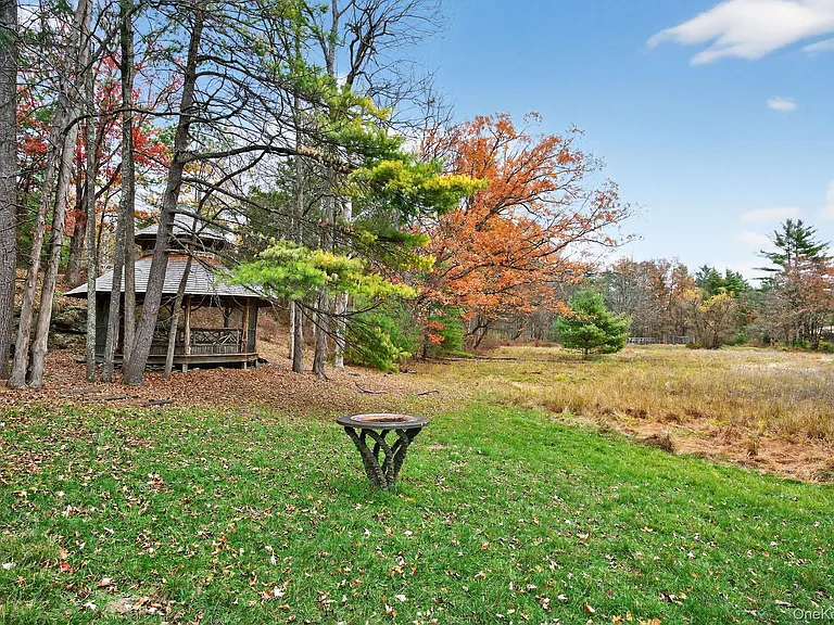 106 Mountain Laurel Ln — Photo 26