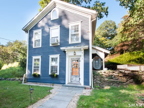 3 Pine Street, Newtown, CT 06482