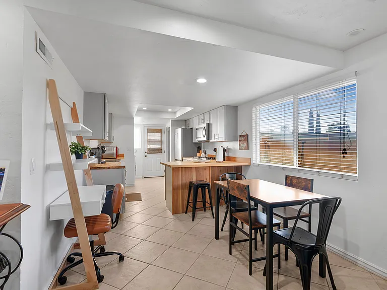 Sierra Ln — Photo 2